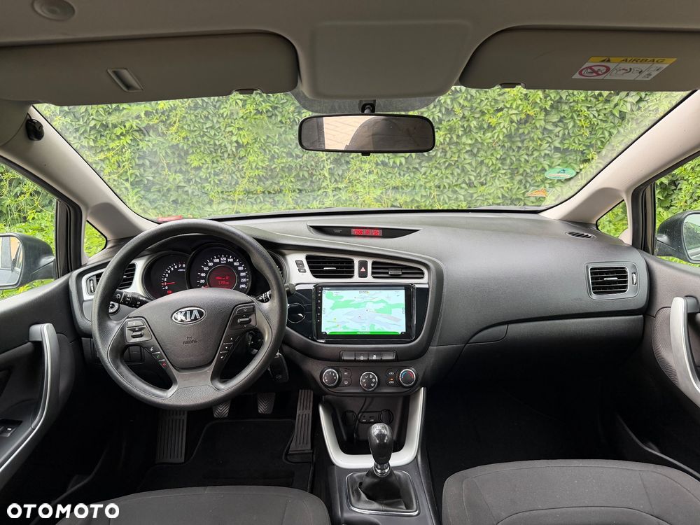 Kia Ceed 1.4 L - 5