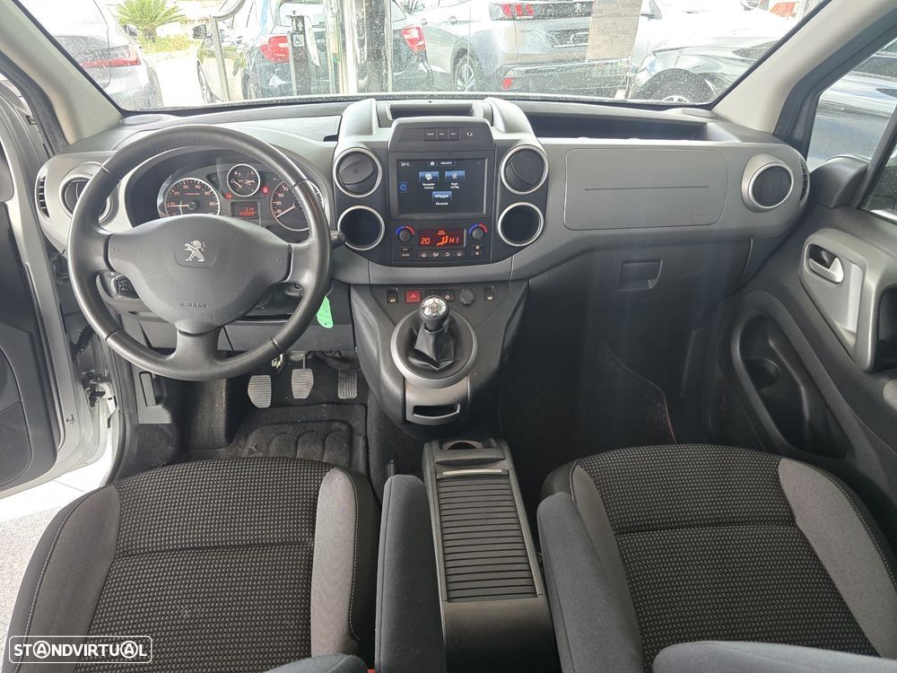 Peugeot Partner BlueHDi 120 Stop&Start Allure — fotografia 17
