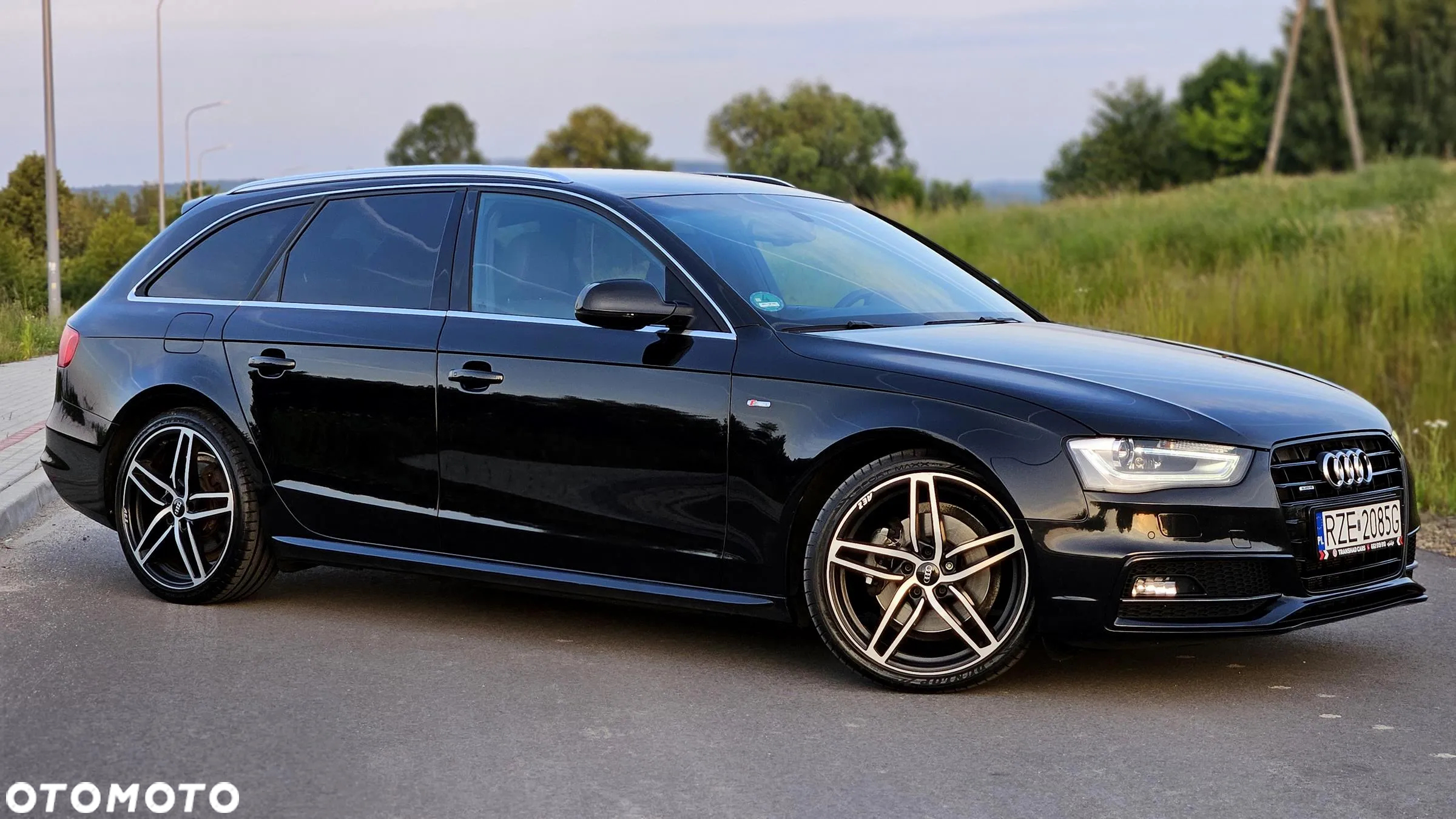 Audi A4 Avant 2.0 TDI DPF quattro S tronic S line Sportpaket - 4