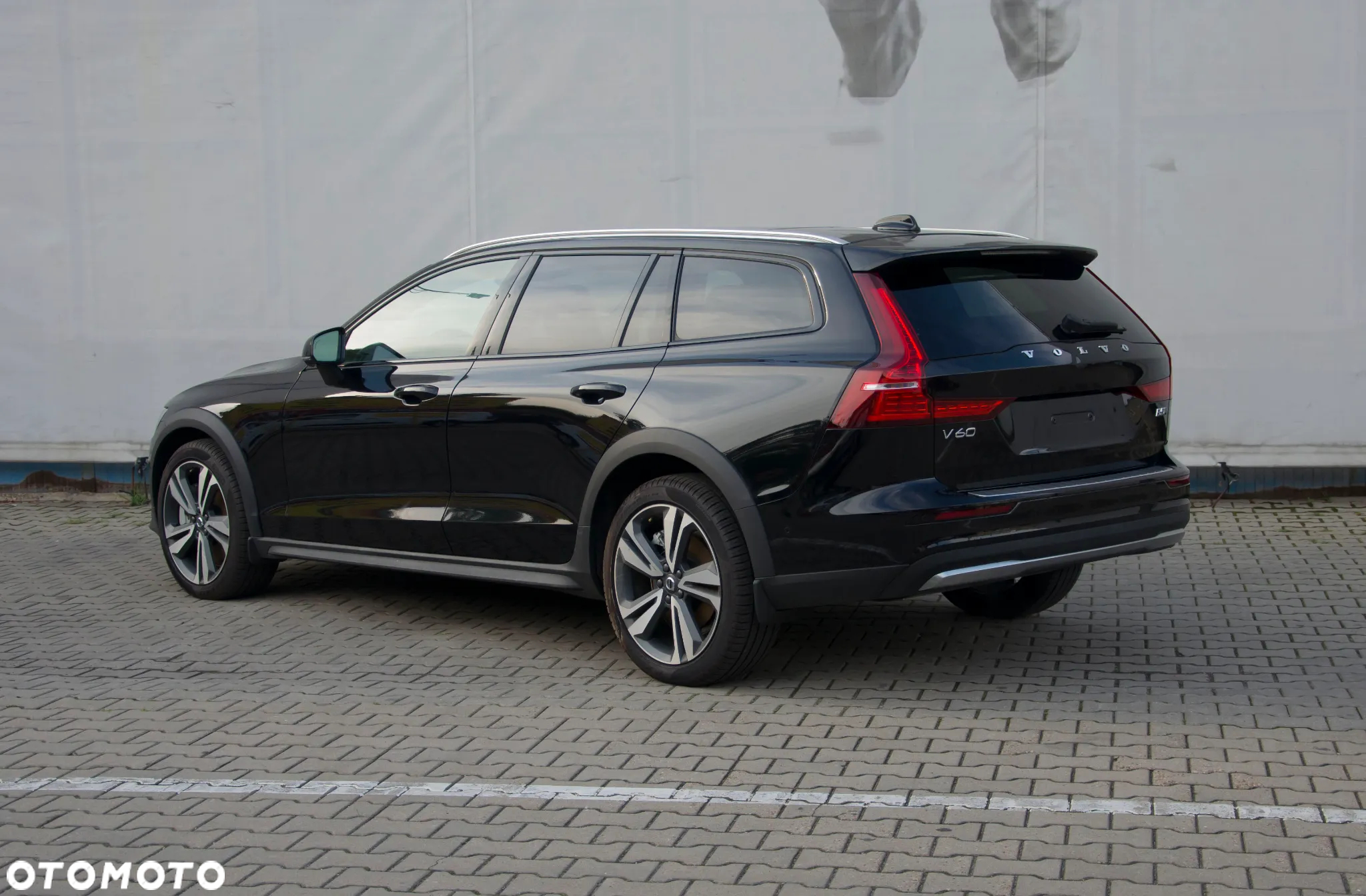 Volvo V60 Cross Country B5 B AWD Plus - 4