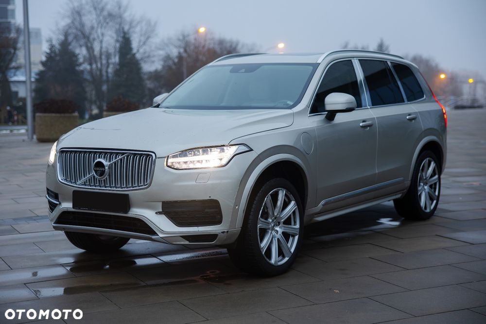 Volvo XC 90 T8 AWD Plug-In Hybrid Excellence - 4