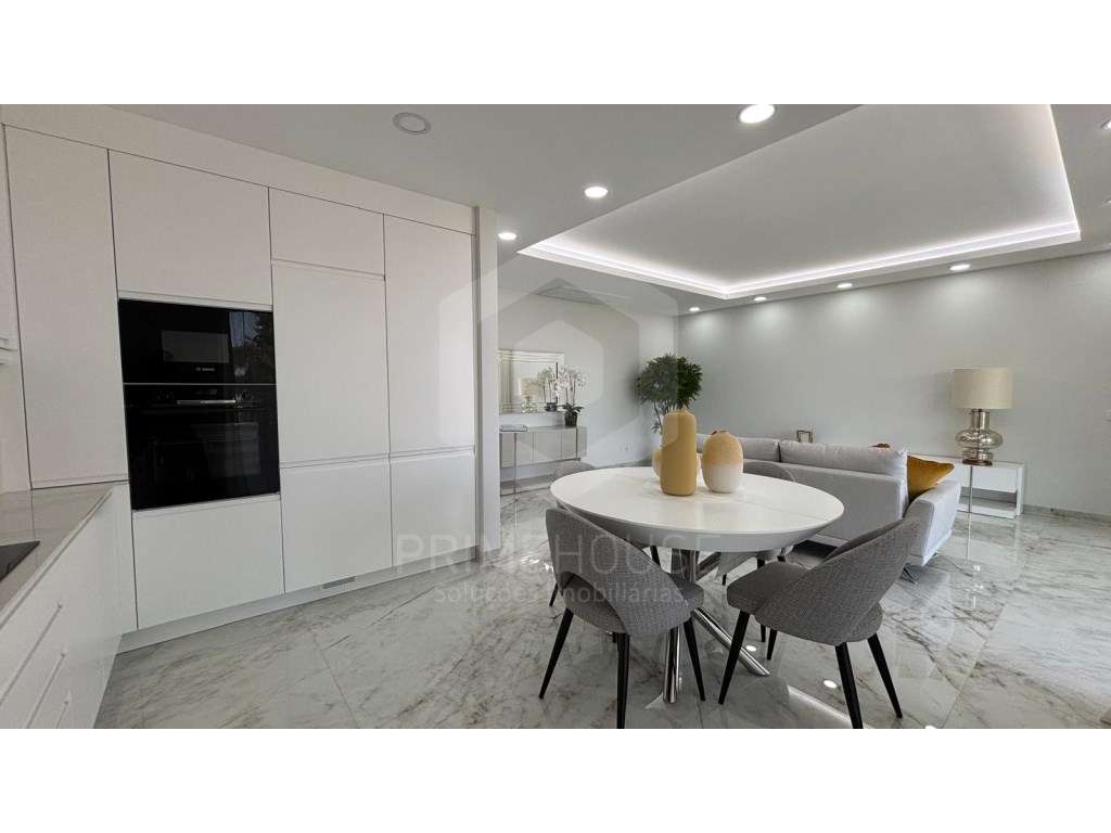 Apartamento T3+1 com Piscina e Estacionamento Lagos - Grande imagem: 2/25