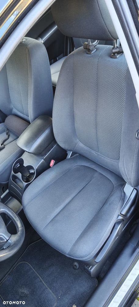 Kia Carens 2.0 CRDi Tour - 10