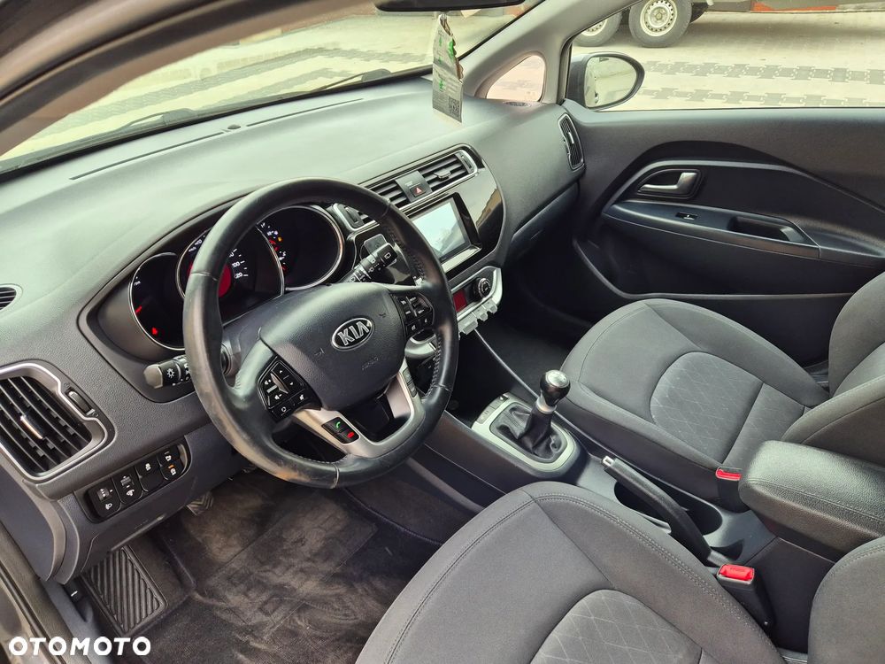 Kia Rio 1.2 Dream Team Edition - 21