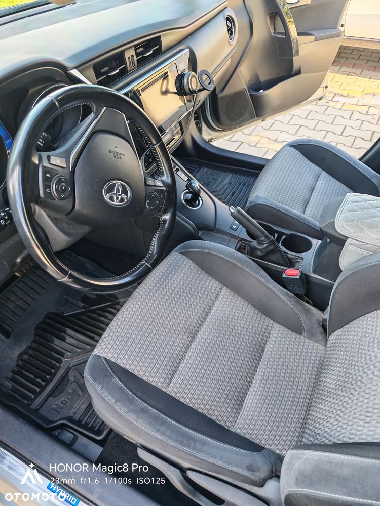 Toyota Auris - 11