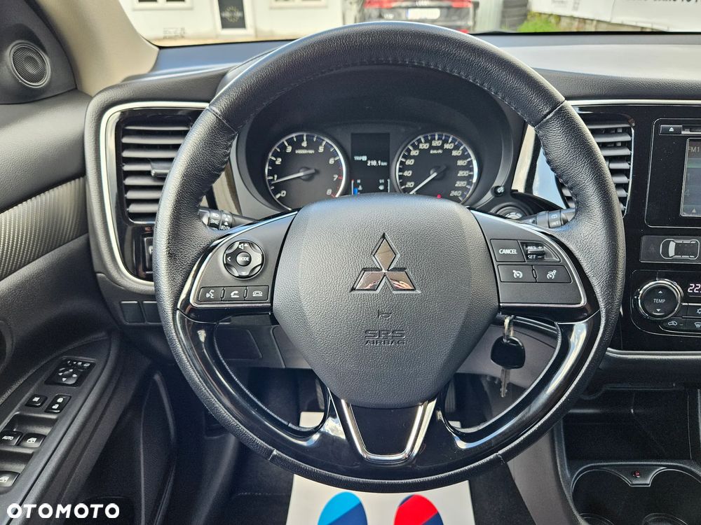 Mitsubishi Outlander 2.0 2WD Diamant - 27