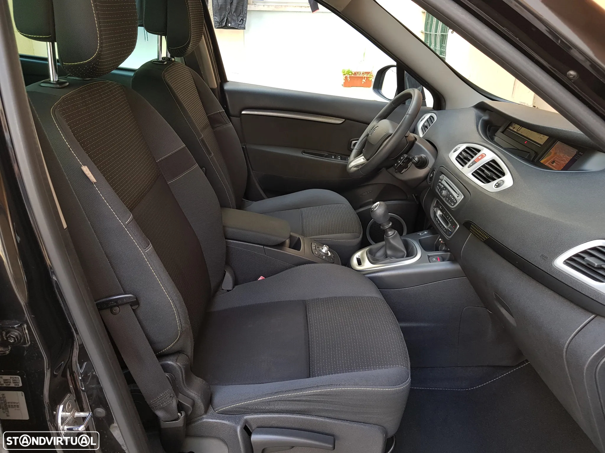 Renault Scénic 1.5 dCi Dynamique S - 33