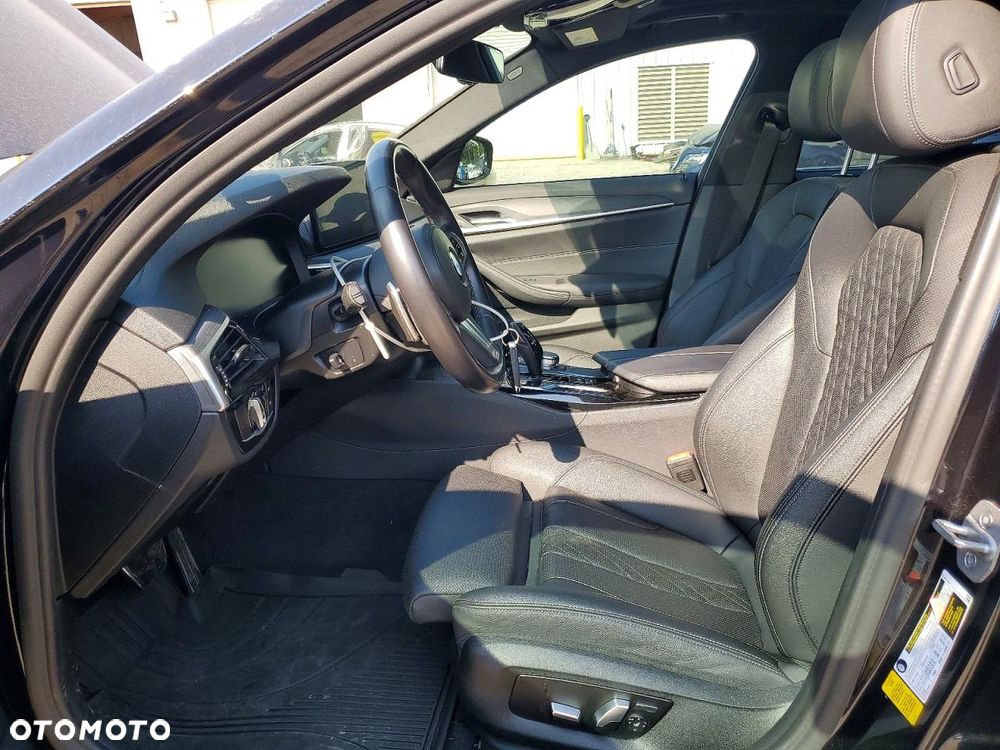 BMW Seria 5 520i M Sport Edition - 8