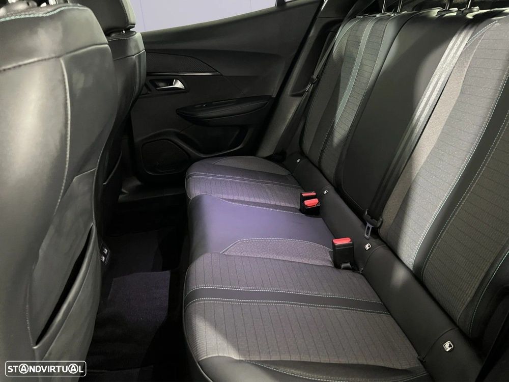 Peugeot e-2008 - 9