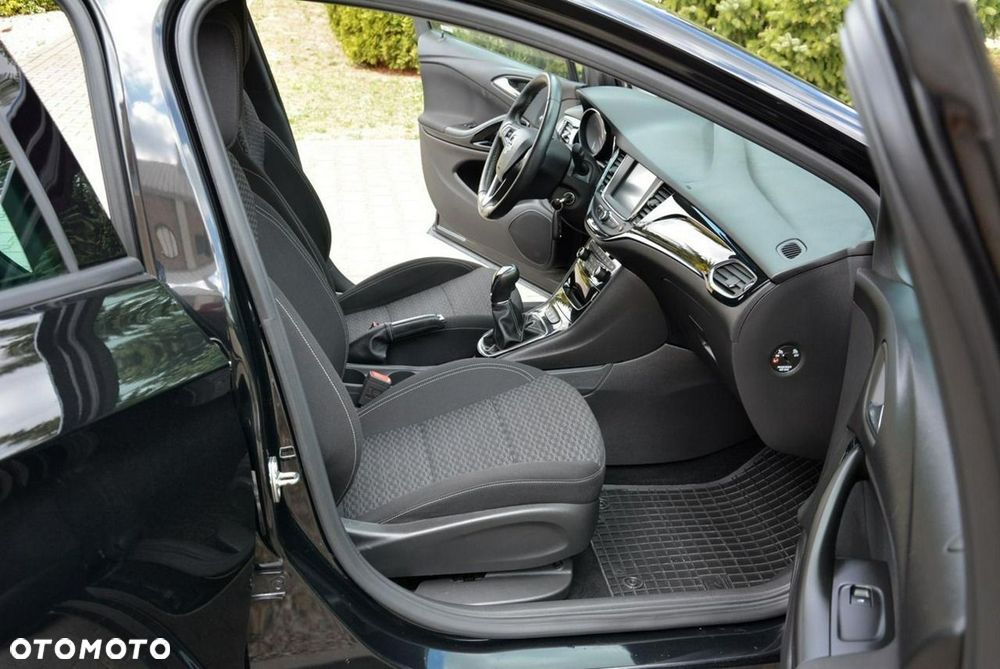 Opel Astra 1.4 T Dynamic - 18