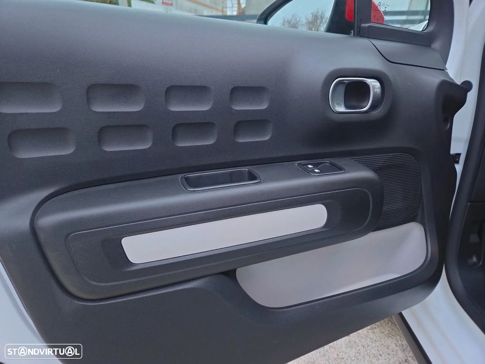 Citroën C3 1.2 PureTech Shine - 10