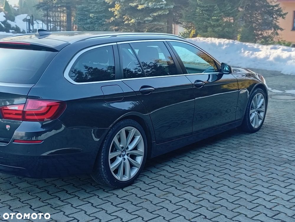BMW Seria 5 525d xDrive Sport-Aut Modern Line - 5