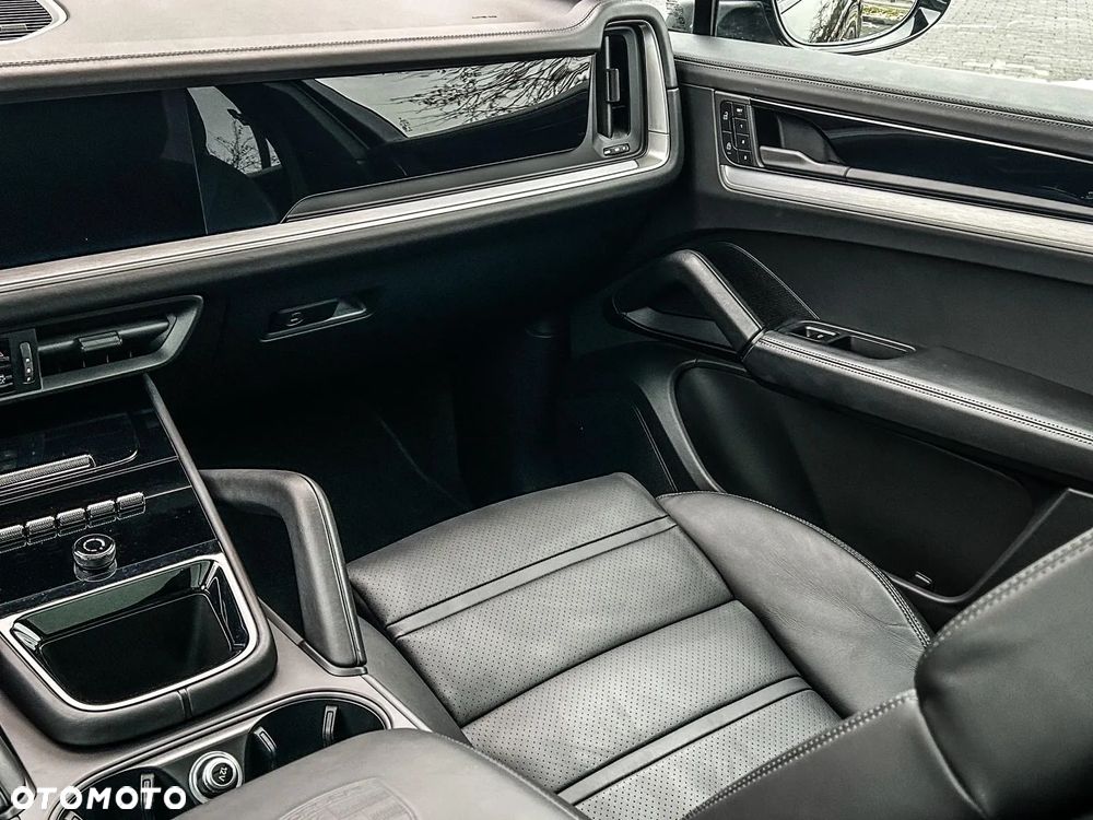 Porsche Cayenne E-Hybrid PHEV - 12