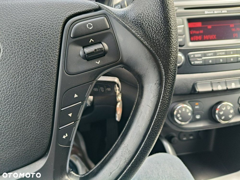 Kia Ceed - 8