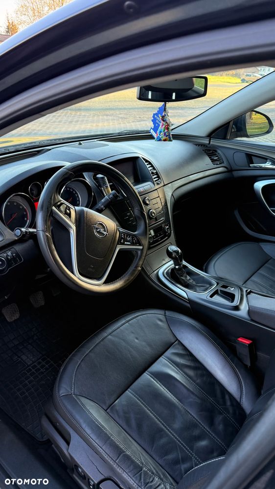 Opel Insignia 1.8 - 9