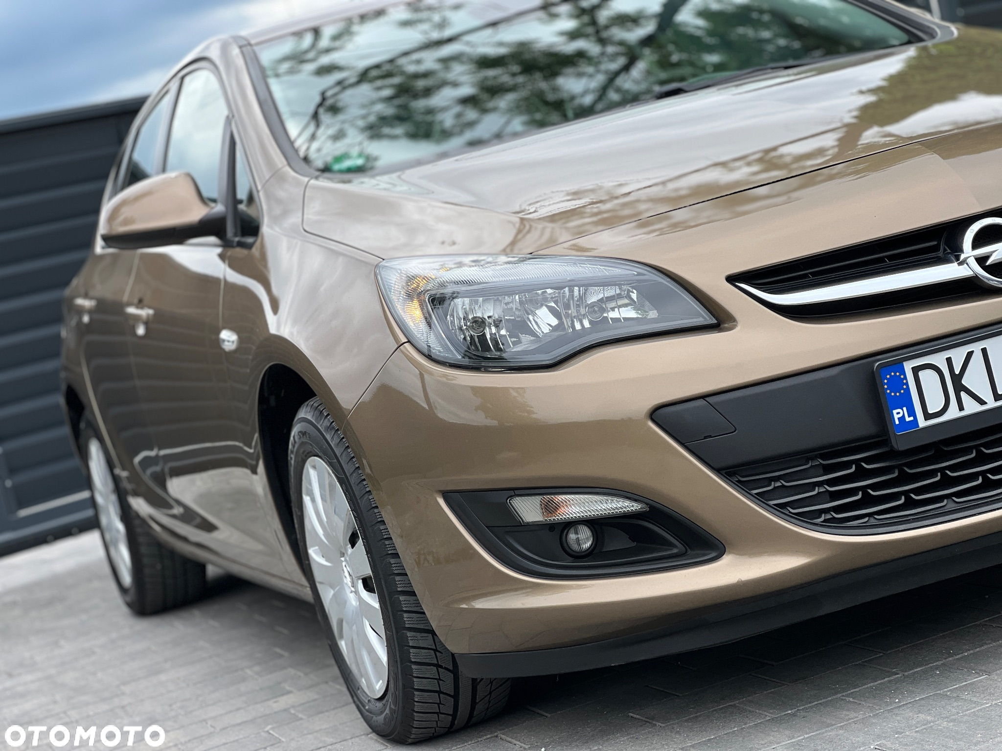 Opel Astra IV 1.4 T Essentia - 24