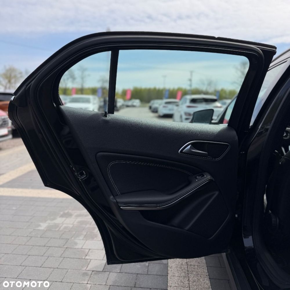 Mercedes-Benz GLA - 17