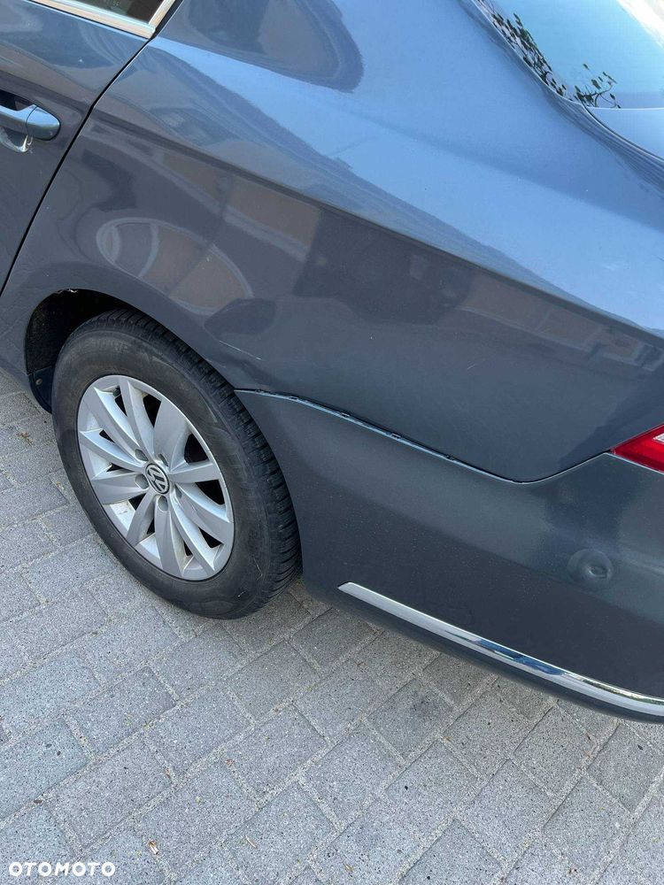 Volkswagen Passat - 4