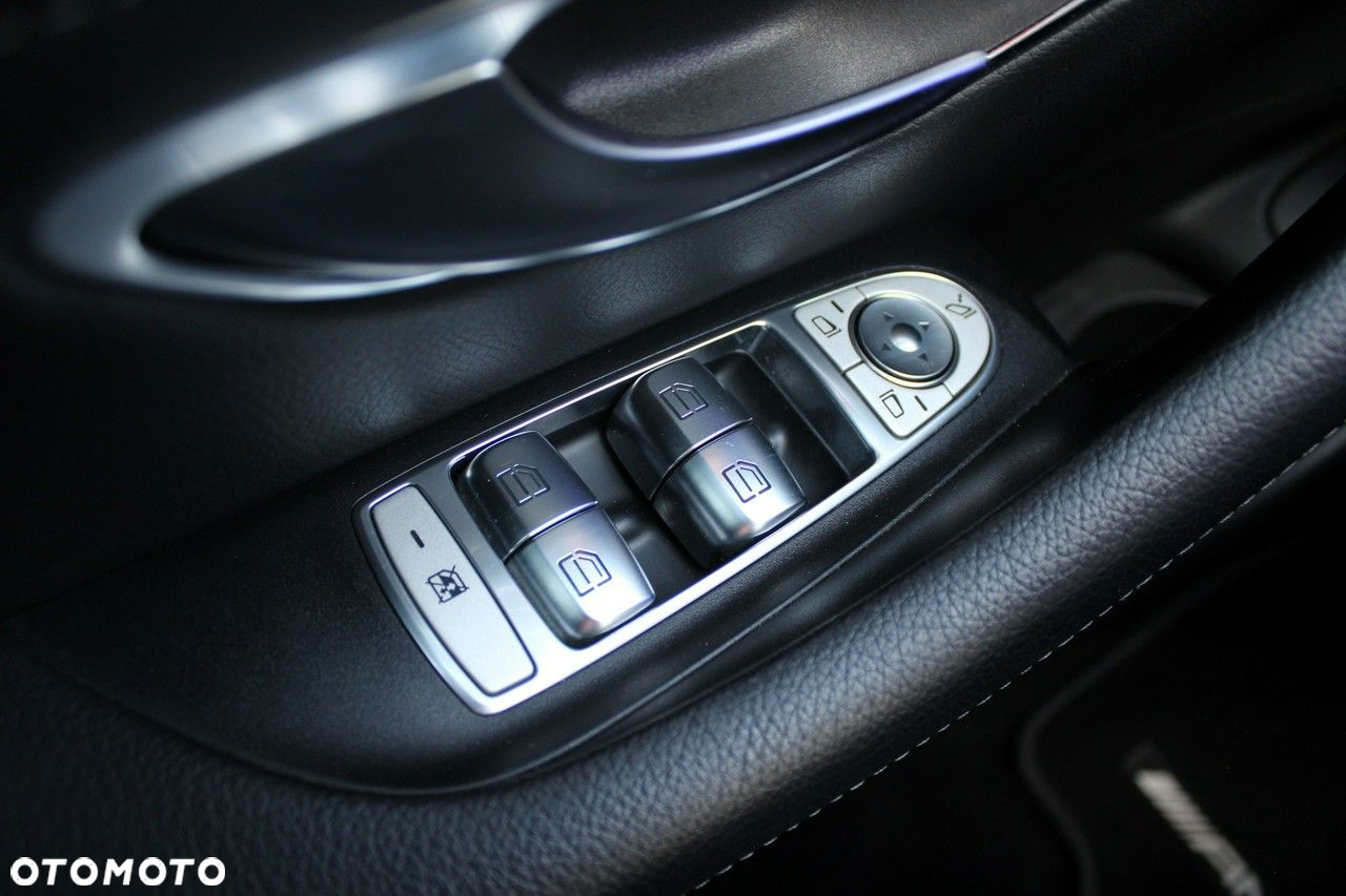 Mercedes-Benz Klasa E 220 d 4-Matic AMG/Avantgarde - 31