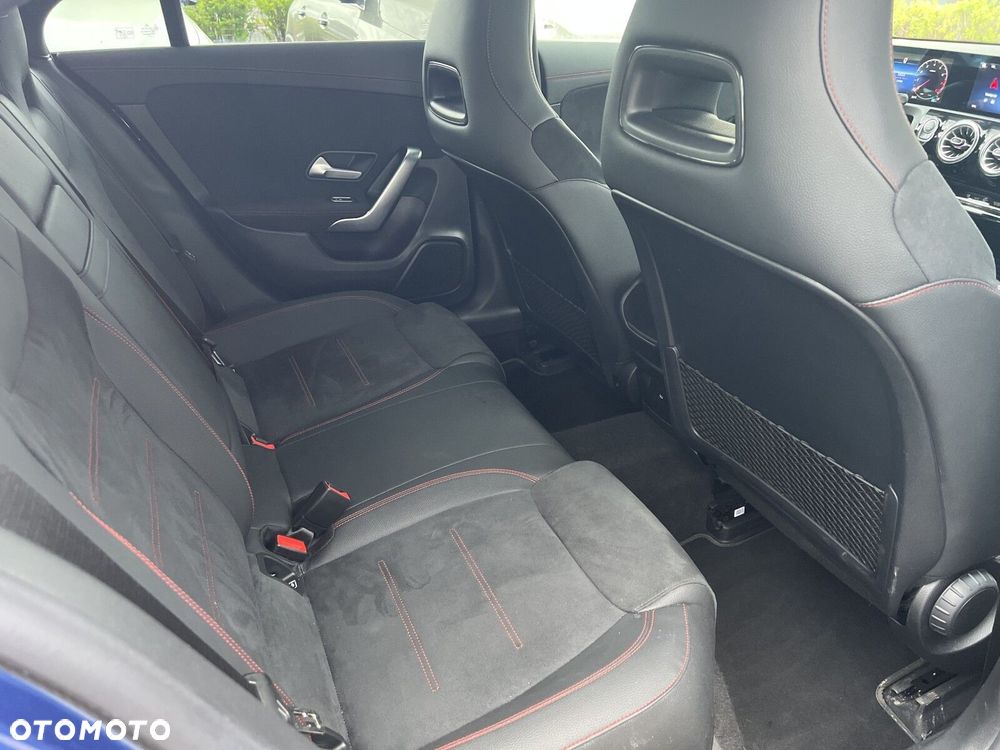 Mercedes-Benz CLA - 15
