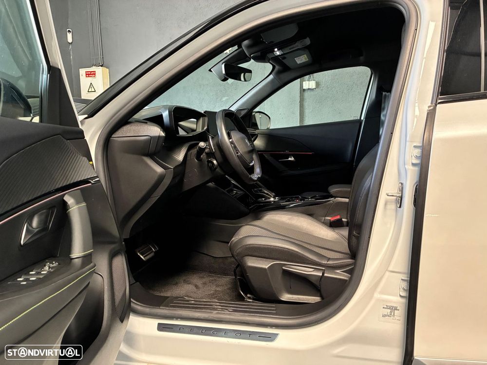 Peugeot 2008 1.2 PureTech GT EAT8 - 16