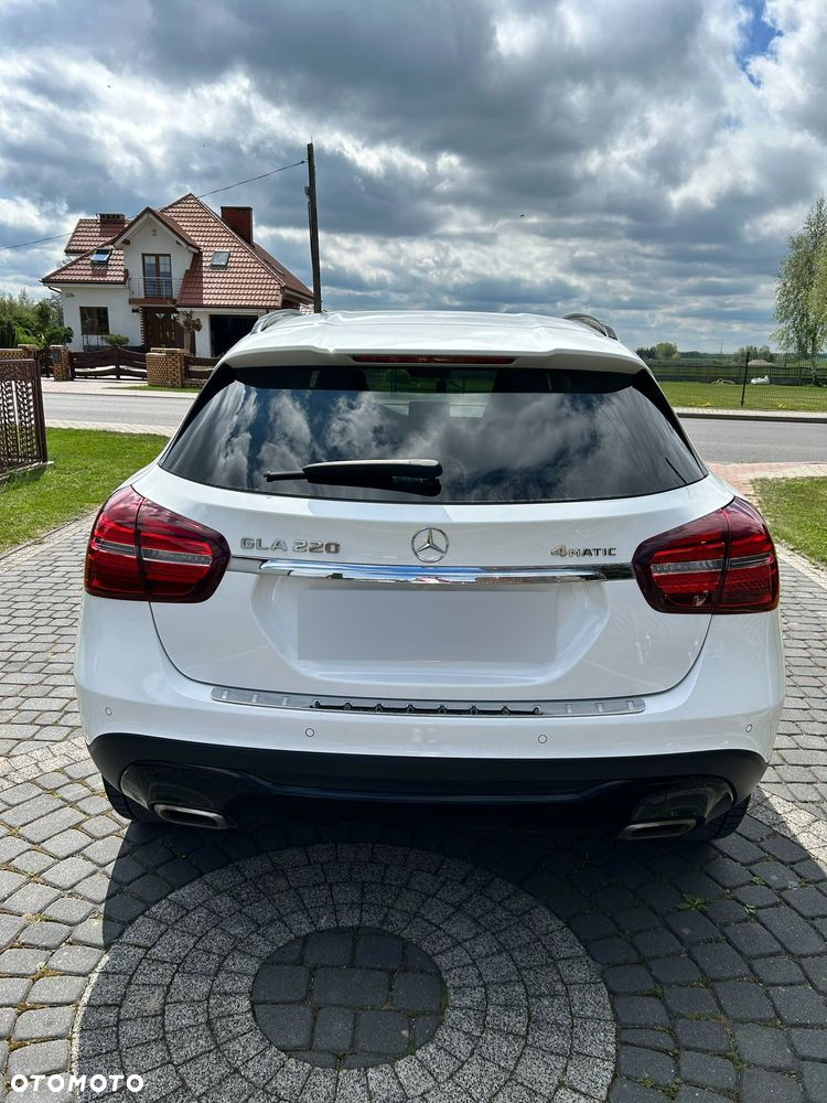 Mercedes-Benz GLA 220 4-Matic AMG Line - 6