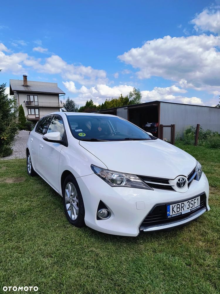 Toyota Auris 2.0 D-4D Dynamic - 2