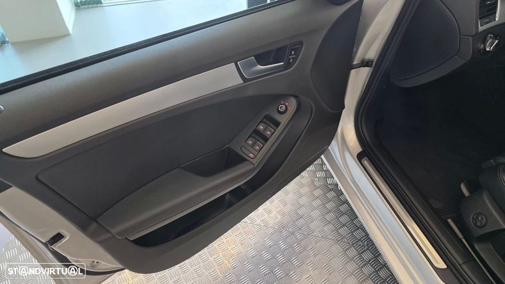 Audi A4 Avant 2.0 TDI Sport - 32