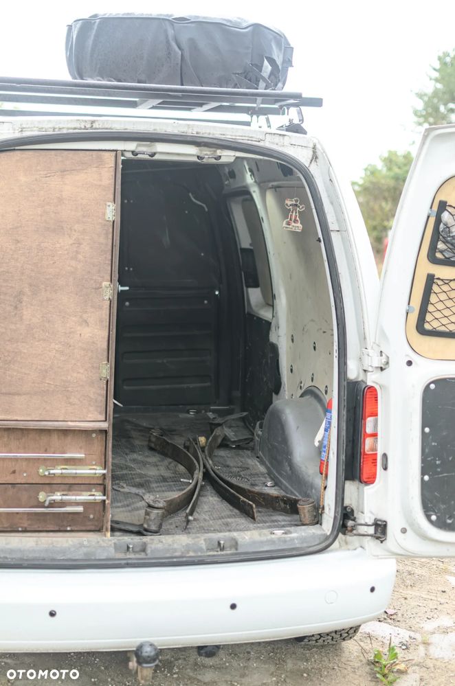 Volkswagen Caddy - 31