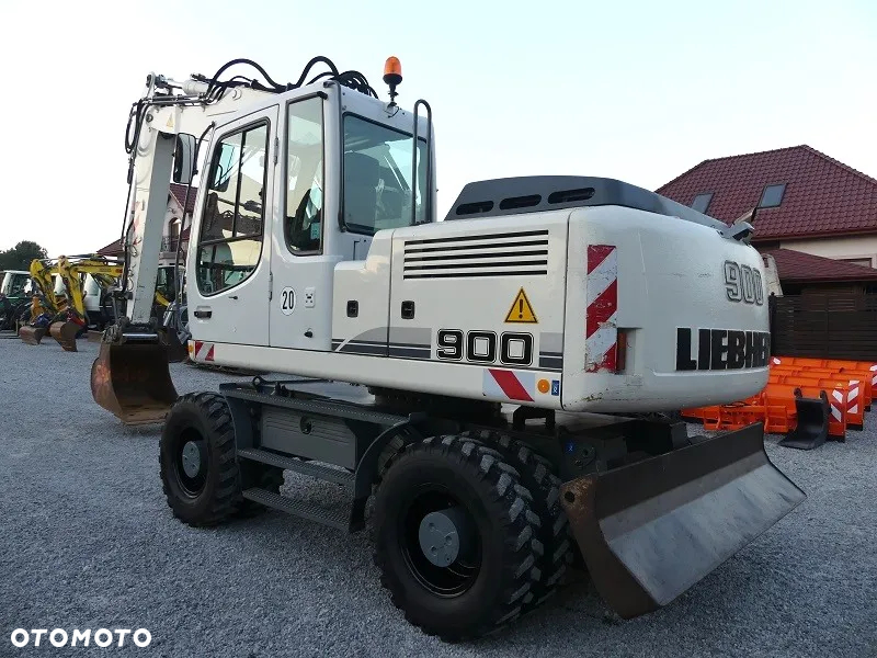 Liebherr A900C z Niemiec / Super Stan / - 8