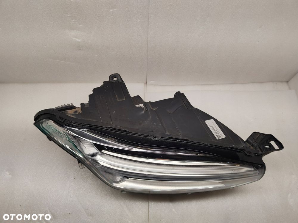 volvo xc90 lift full led lampa prawy przód 32338953 - 5