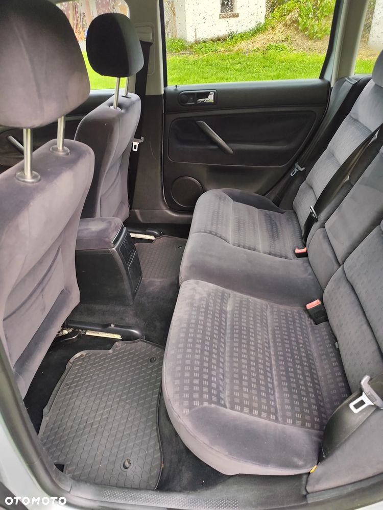 Volkswagen Passat 1.9 TDI Comfortline - 5