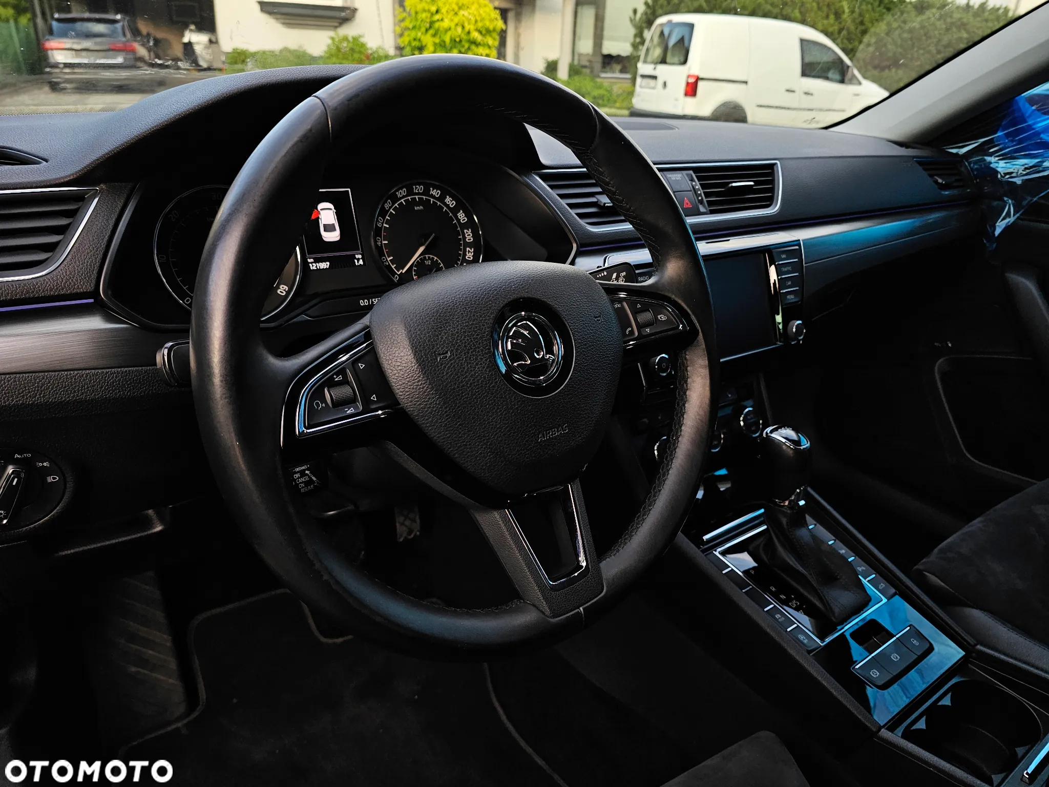 Skoda Superb 2.0 TDI Style DSG - 11