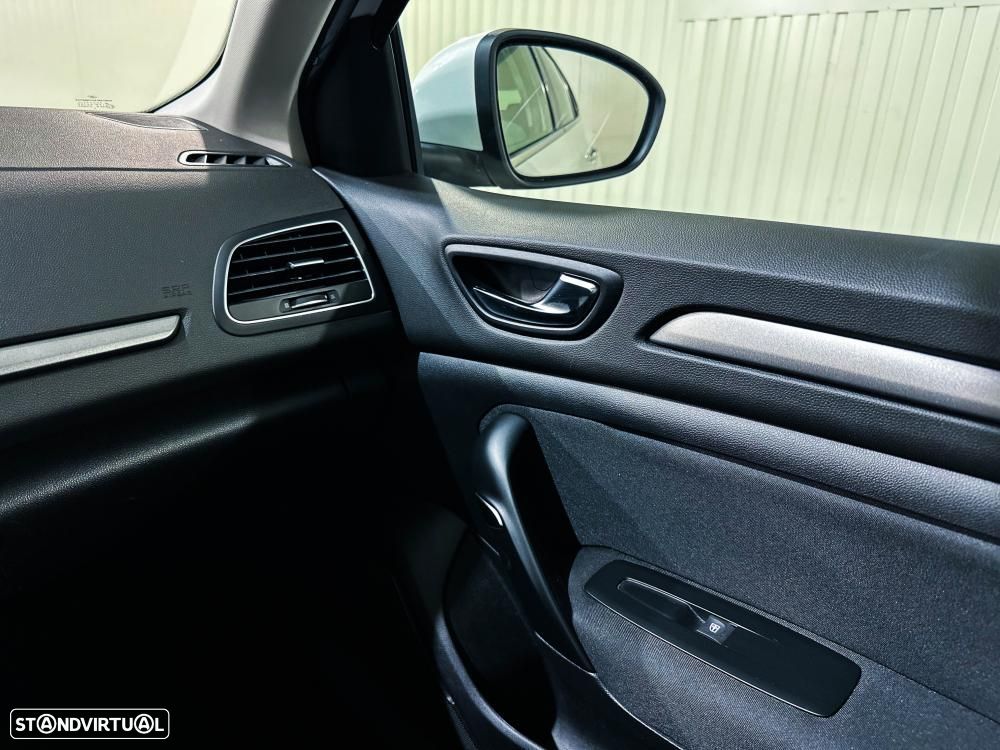 Renault Mégane 1.6 Plug-In Limited - 24