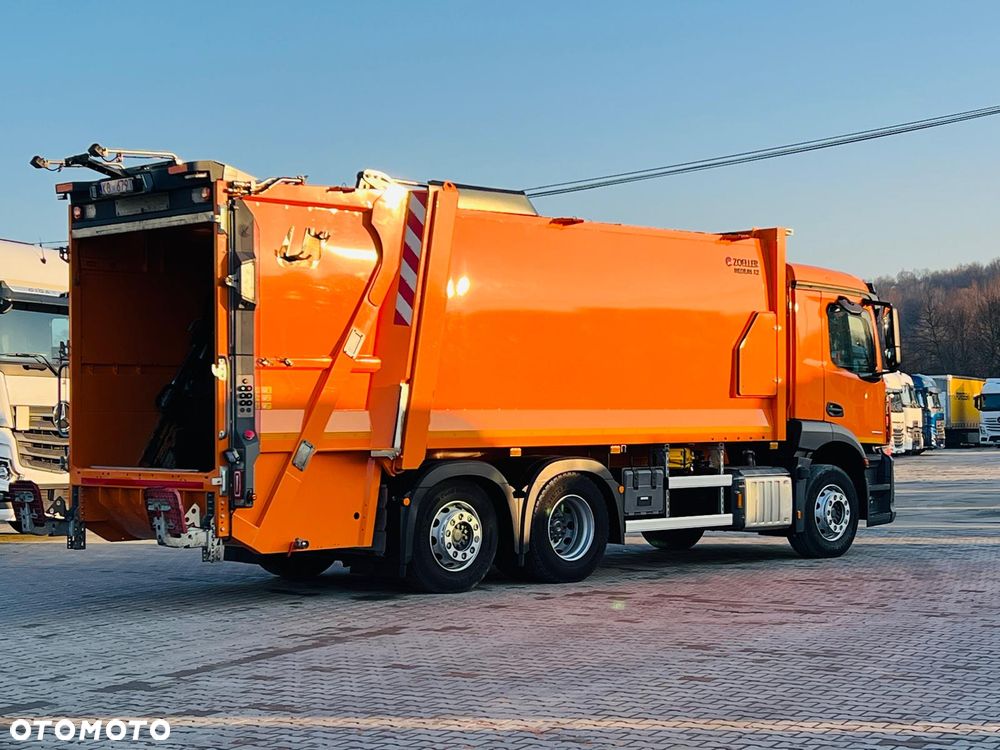 Mercedes-Benz Actros 2533 / 6x2 Śmieciarka / Zoeller Medium X2 / - 2