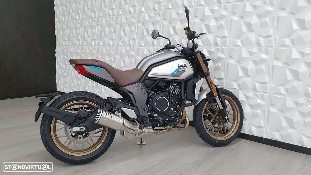 CF Moto 700CL-X Heritage - 2