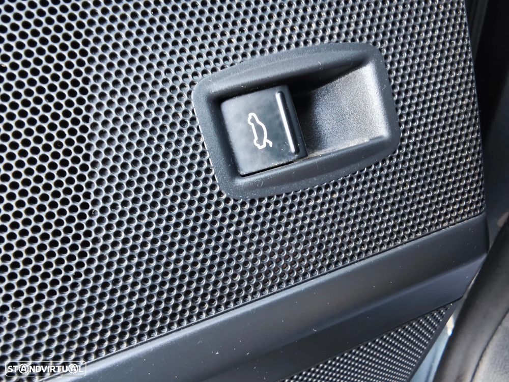 VW Passat Variant 1.6 TDI Confortline Navig - 18