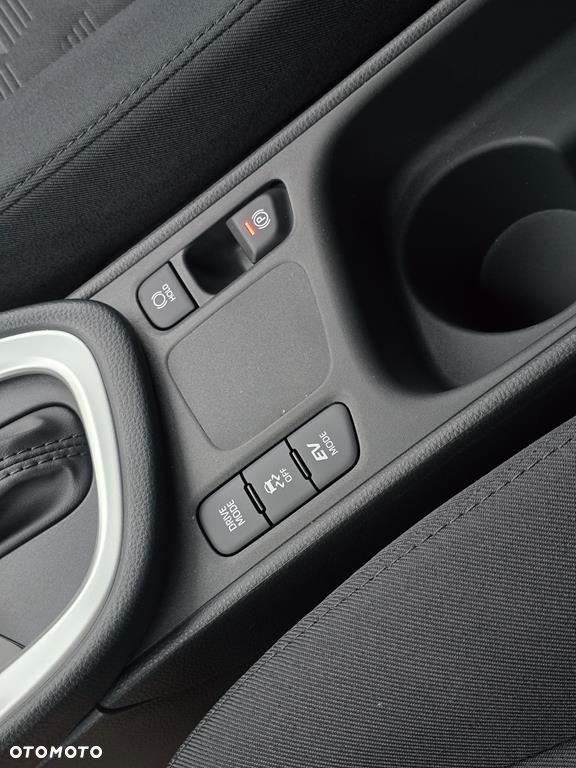 Toyota Yaris Hybrid 1.5 Comfort - 23