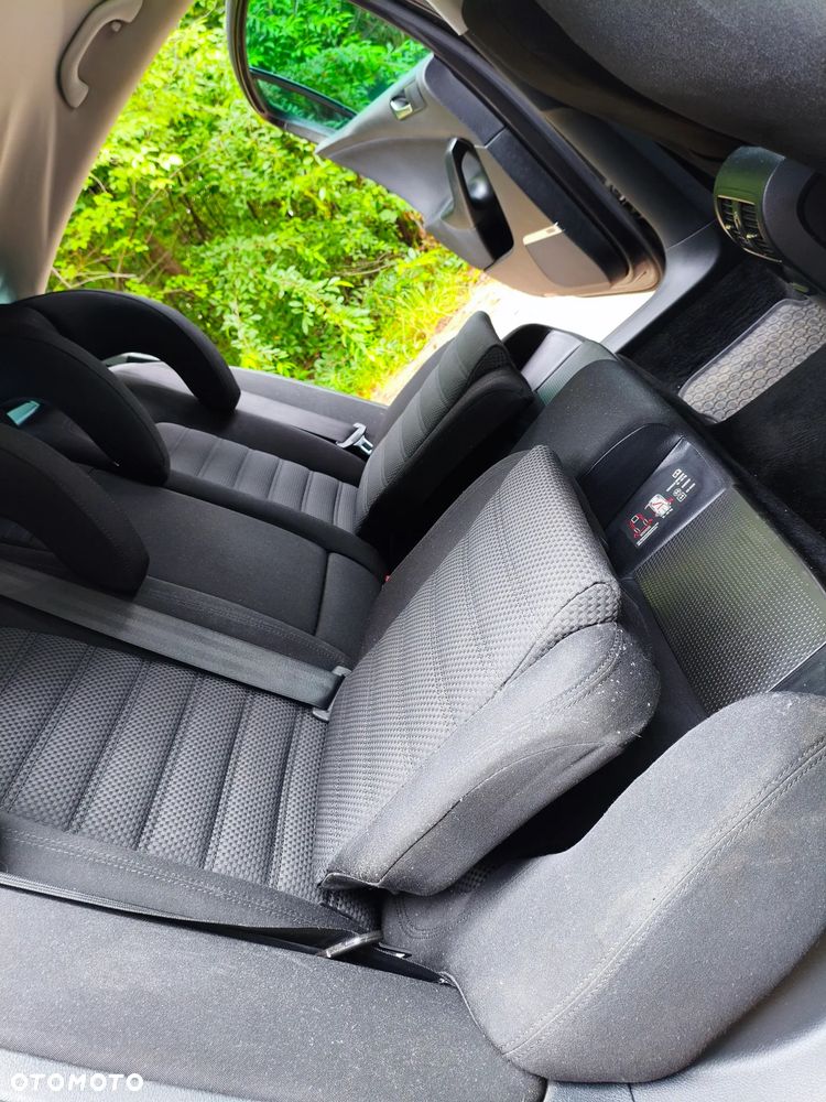 Volkswagen Passat 2.0 TDI Sportline - 12