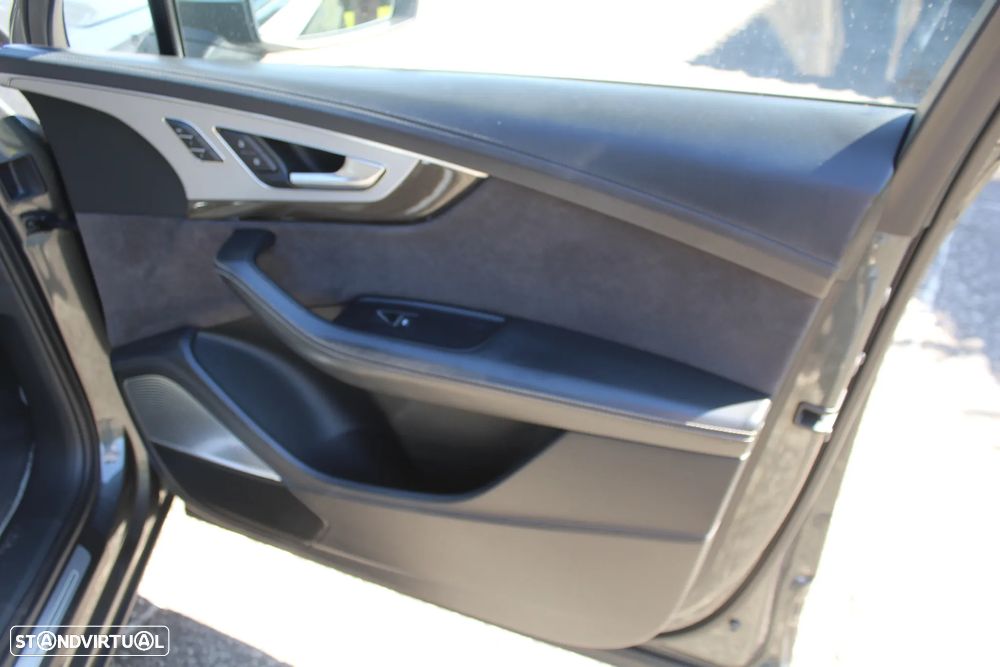 Audi SQ7 4.0 TDI V8 quattro Tiptronic - 23