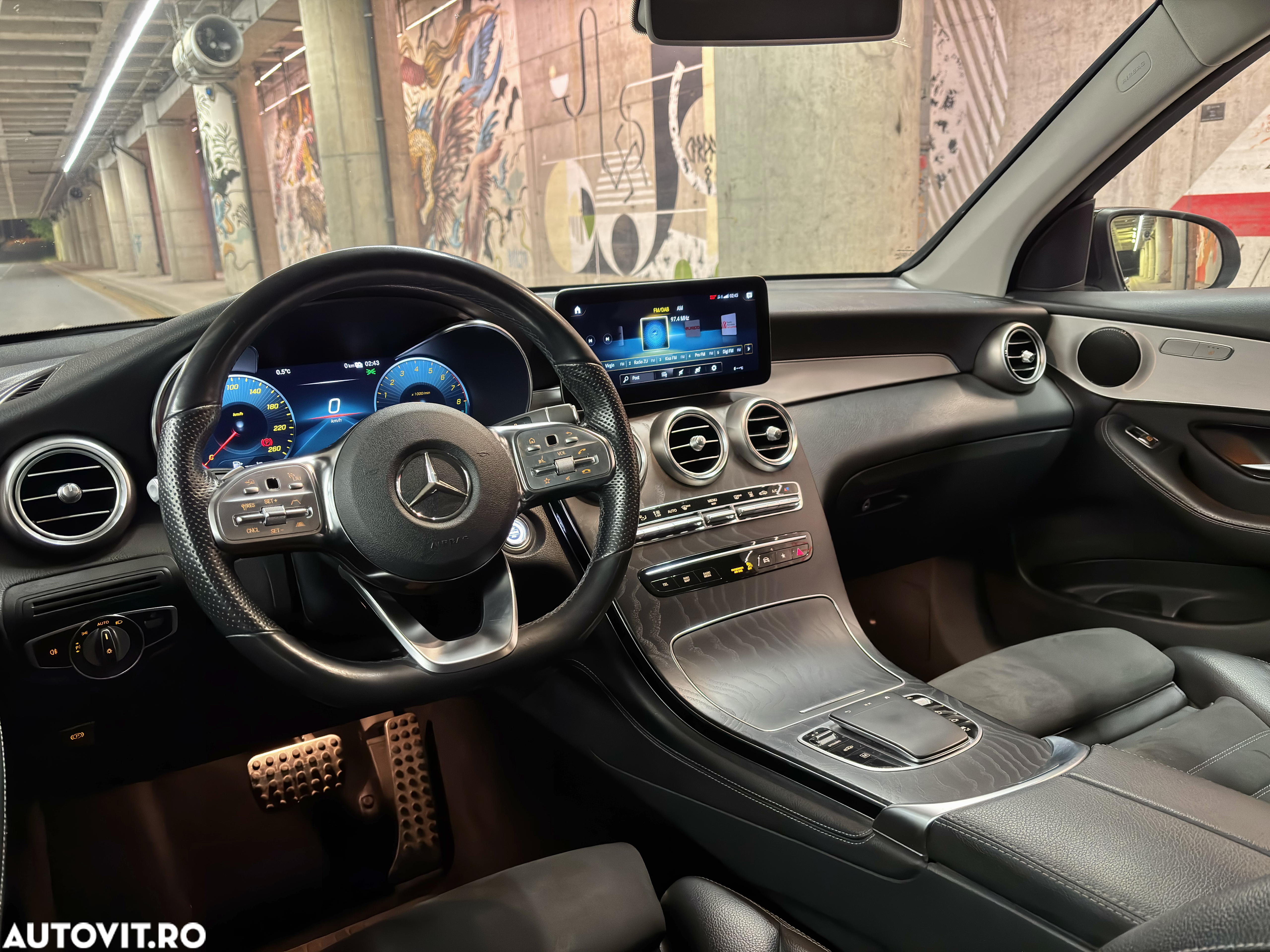 Mercedes-Benz GLC 300 e 4Matic 9G-TRONIC AMG Line Plus - 4