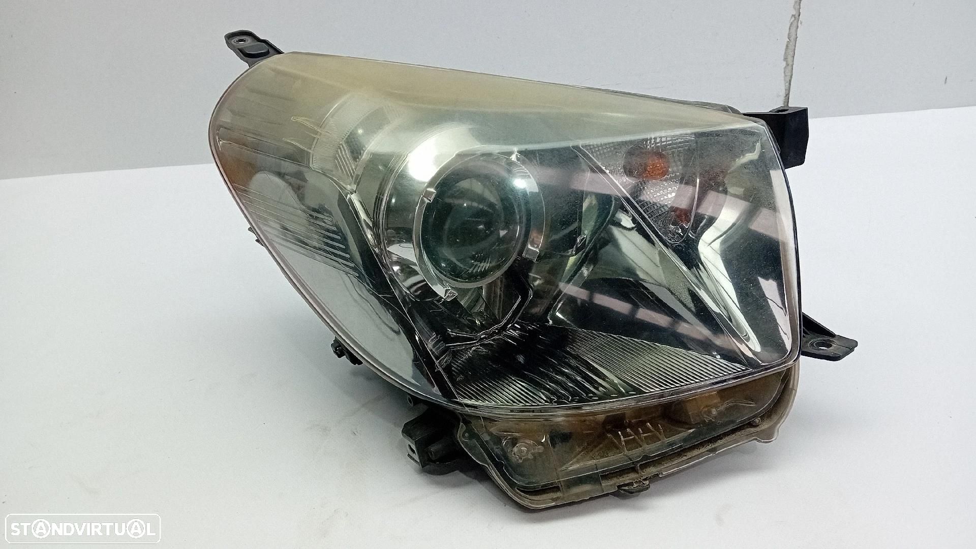 Ótica / farol direita TOYOTA iQ (_J1_) - 1