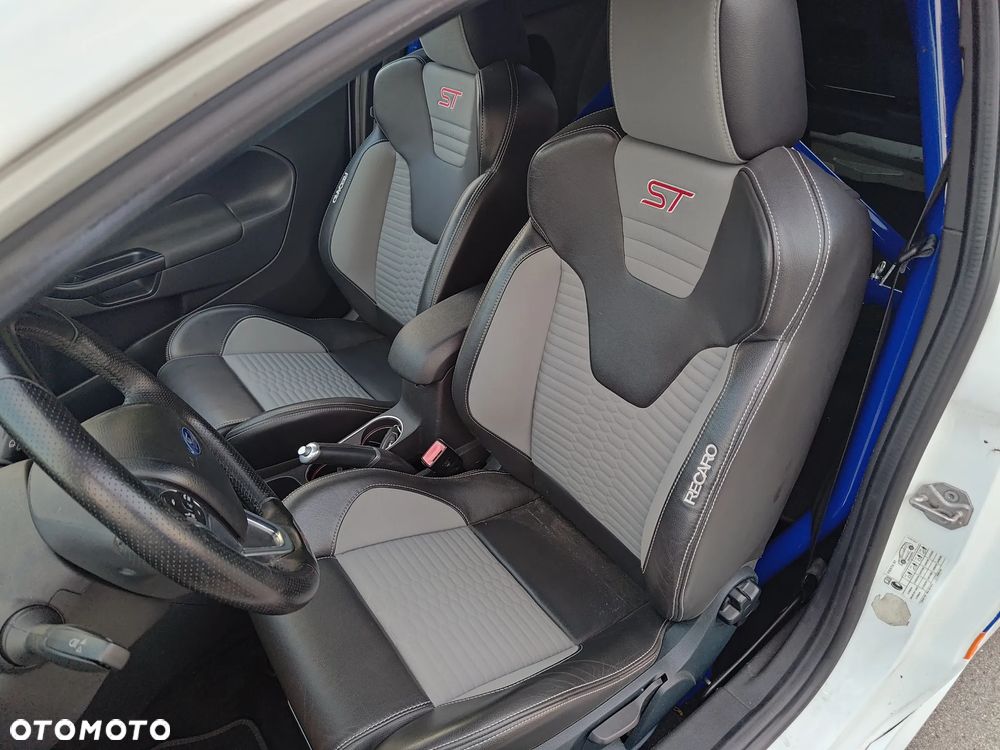 Ford Fiesta 1.6 EcoBoost ST - 20