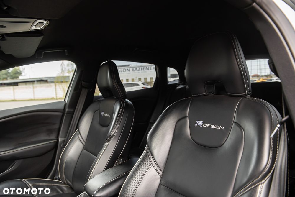 Volvo V40 T4 R-Design - 18