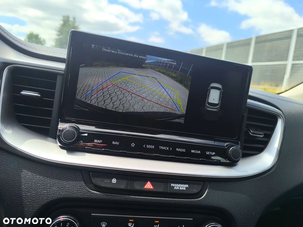 Kia Ceed 1.6 CRDi (48V Mild-Hybrid) Vision - 18