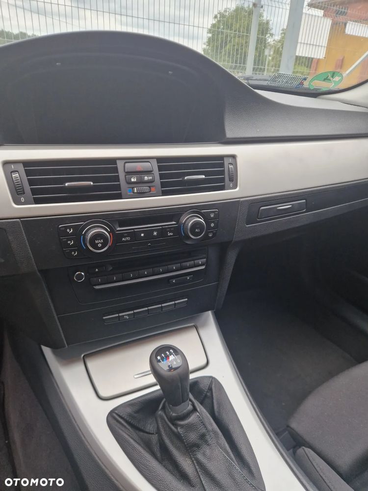 BMW Seria 3 320d - 8
