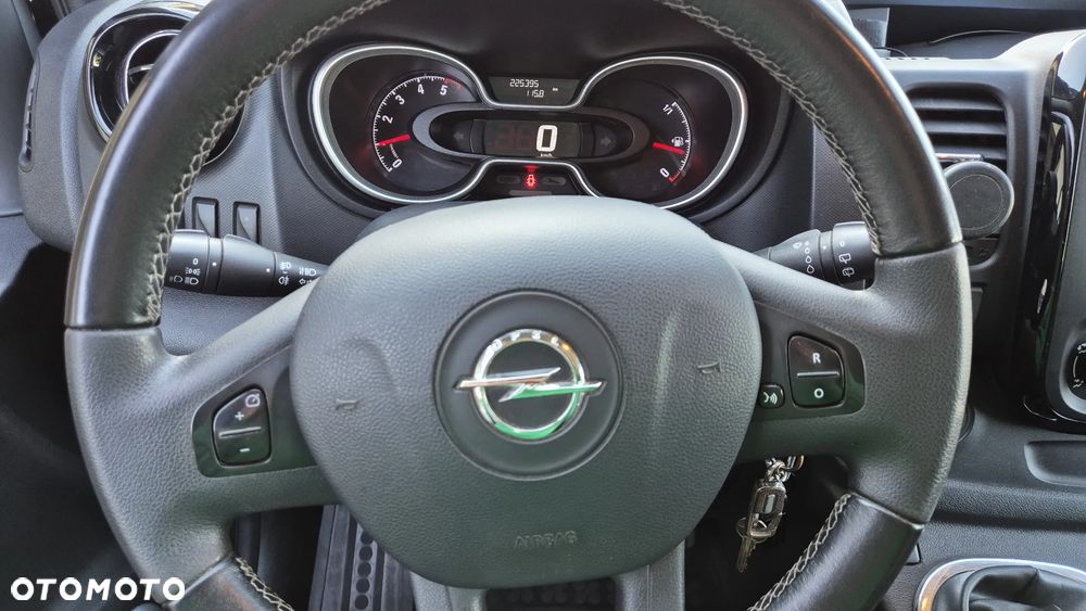 Opel Vivaro L2H1 2,9t Elegance Business - 23