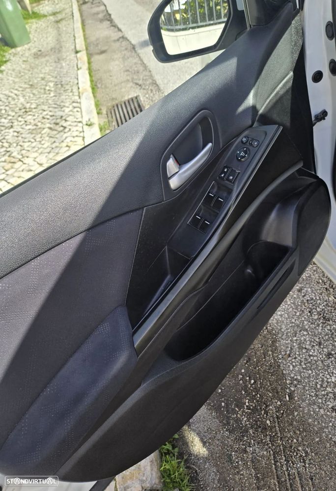 Honda Civic 1.4 i-VTEC City - 13