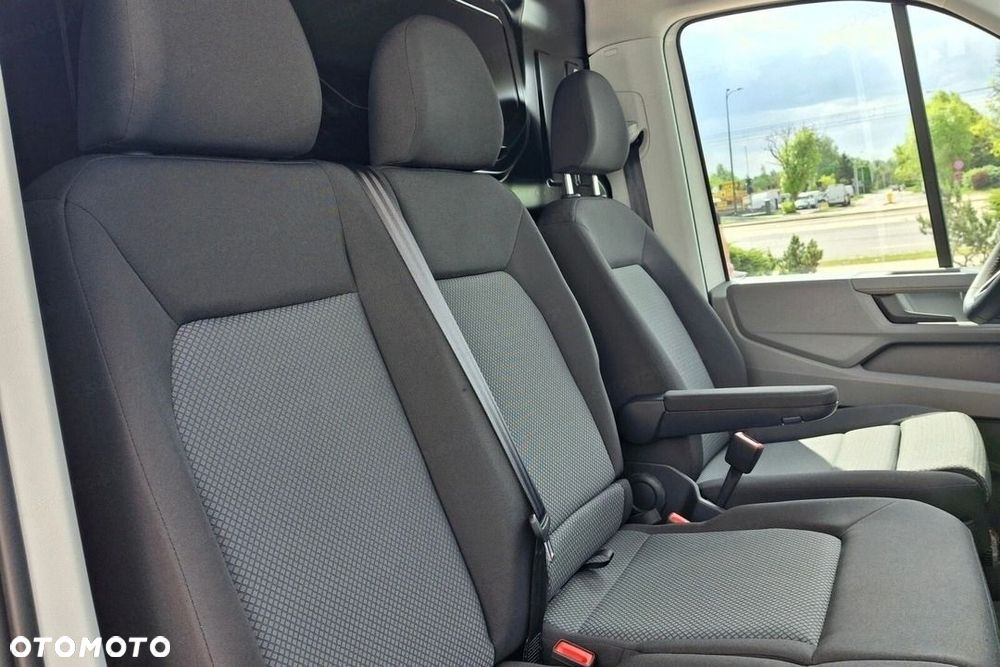 Volkswagen Crafter TDI L4H3 AT8 2.0 140KM - 10