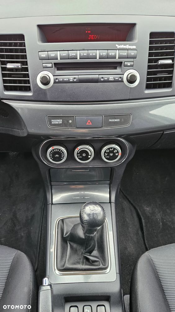 Mitsubishi Lancer 1.8 Intense - 26